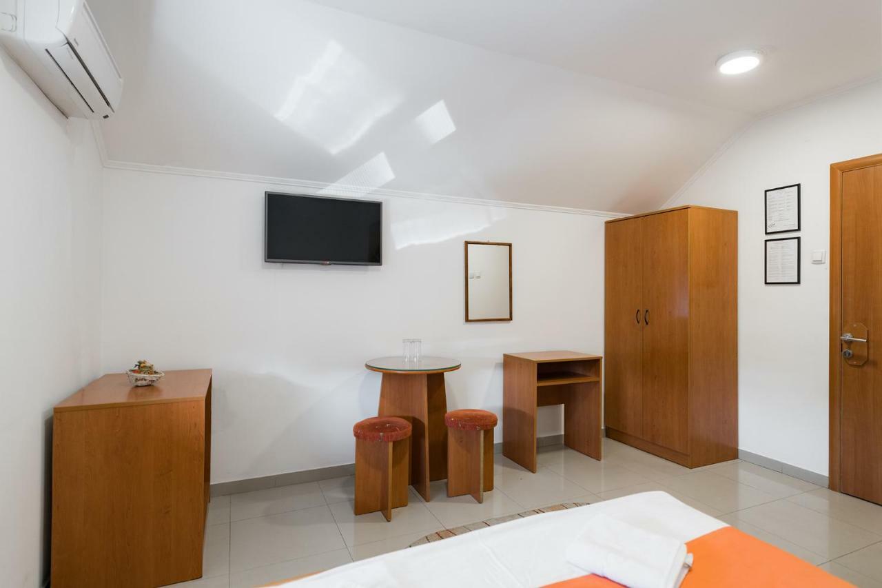 Rooms Gat Subotica Bagian luar foto