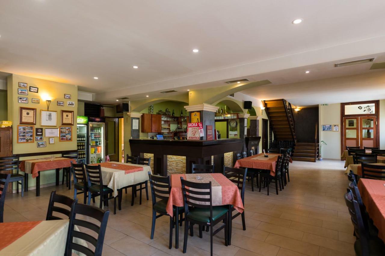 Rooms Gat Subotica Bagian luar foto